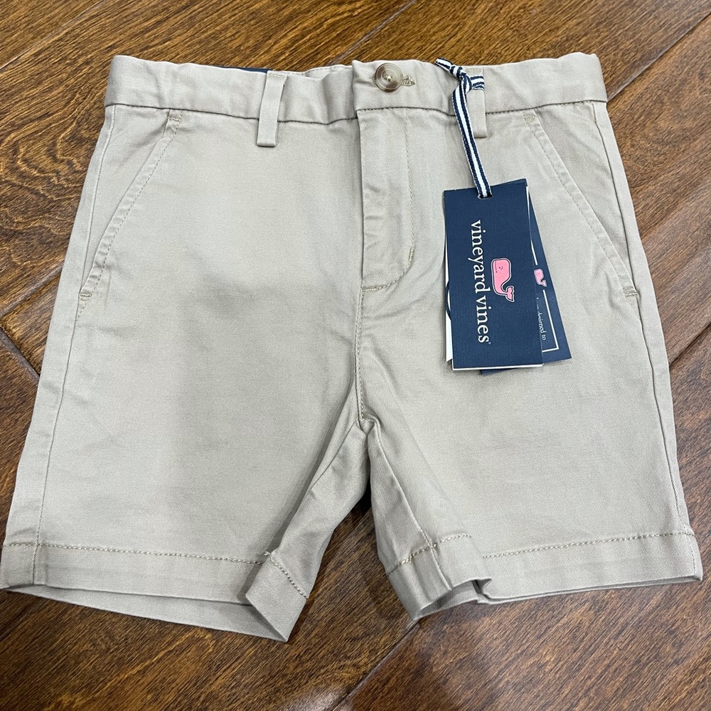 Vineyard vines kids shorts! New with Tags! Size 4t!